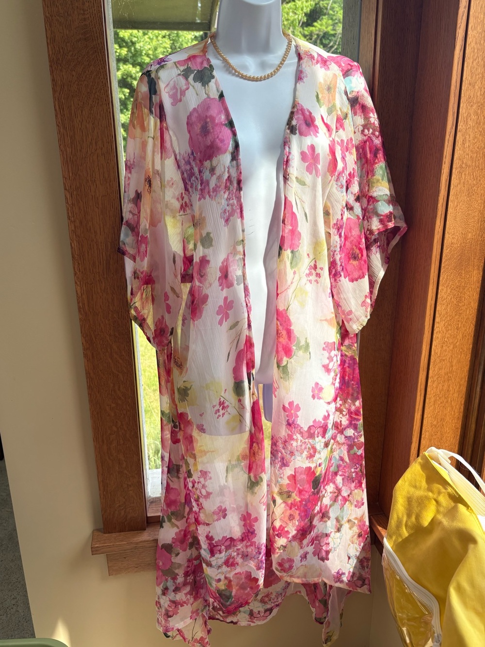 Betsey Johnson Floral Kimono OSFM 🌸🌷🌺🌹Gorgeous!!